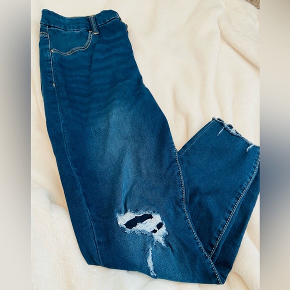 Jeans - Picture 2 of 3